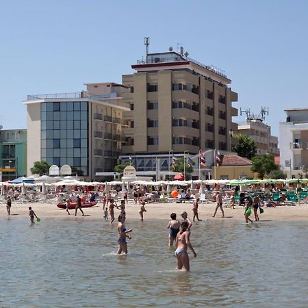 Hotel President Белариа-Игеа Марина Екстериор снимка